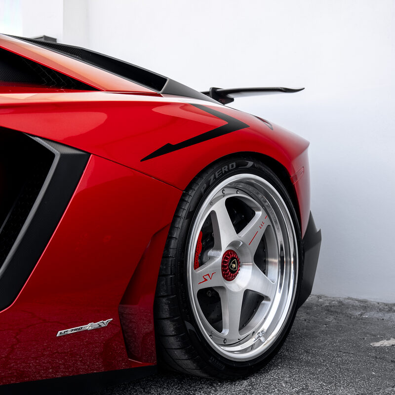 7C wheels on a Lamborghini Aventador SVJ